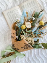 Load image into Gallery viewer, Wildflower Posy - Daisy Arrangement